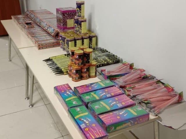 Сирдарёда қарийб 35 млн сўмлик пиротехника воситаларини олиб кетаётган фуқаро ушланди