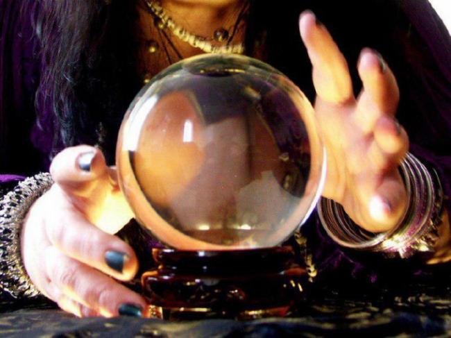 Тошкентда 20 ёшли "афсунгар" қизга йигитини 33 млн. сўмлик тақинчоқ эвазига "иситиб" беришини айтиб ваъдасини бажармади