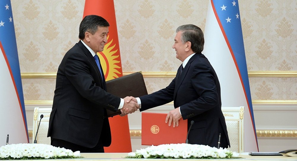 Шавкат Мирзиёев Сооронбай Жээнбеков билан кечаги можаро ҳақида суҳбатлашди