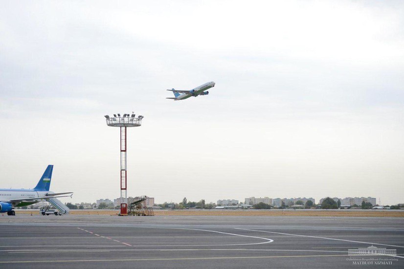 Шавкат Мирзиёев Озарбойжонга жўнаб кетди