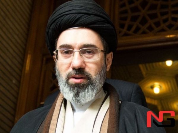 Эронга расман янги олий раҳбар тайинланди