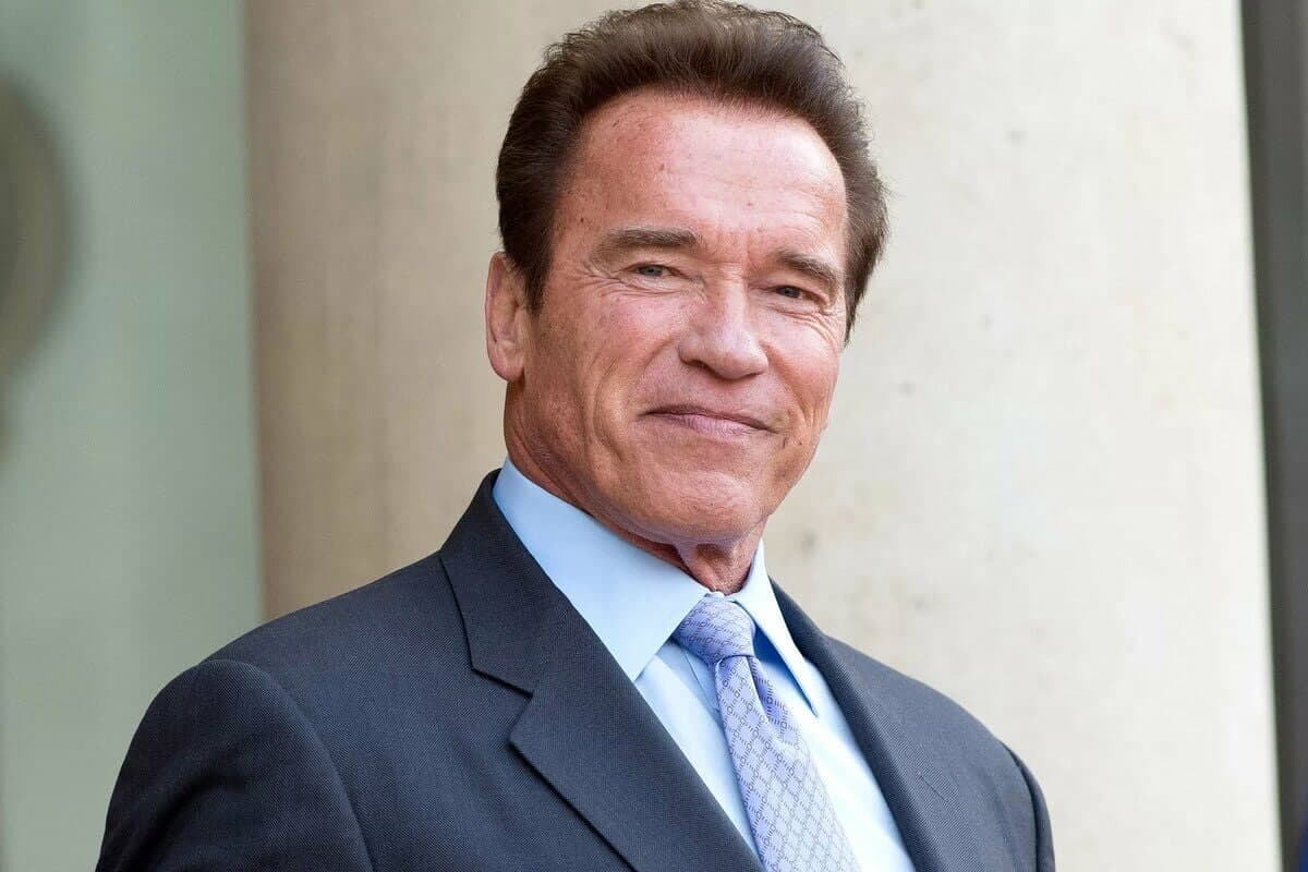 Арнолд Шварценеггер 250 минг доллар хайрия қилди