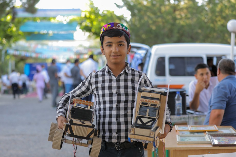 Ёшларни ишли қилиш бўйича ҳукумат қарори чиқди