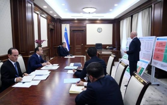 Мирзиёев соғлиқни сақлаш соҳасини молиялаштириш тизимини танқид қилди