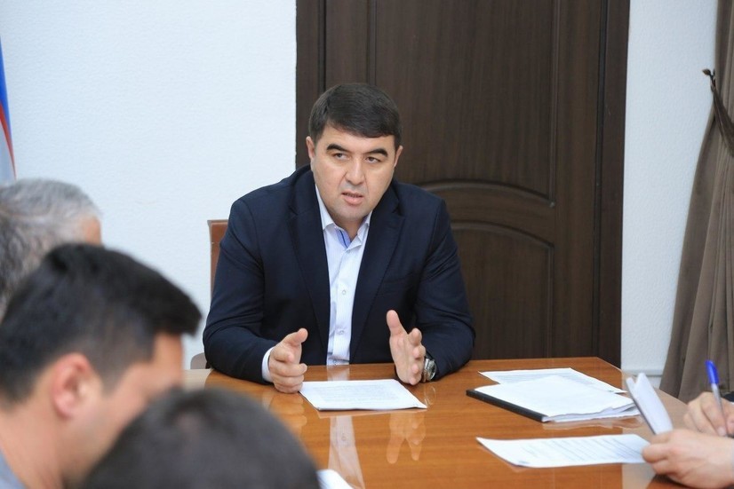 Наманган вилояти ҳокими Шавкат Aбдураззоқов ҳокимликдаги қимматбаҳо машиналар нега кераклигини айтди