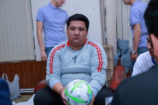 «Ҳеч кимни бошига бунақа кун солмасин» – «Браво»даги Отабек концертдан бир кун аввал отасидан айрилгани ҳақида