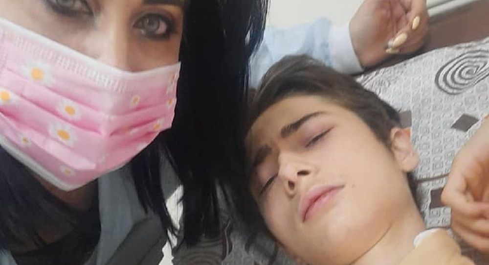 Пичоқланган ўсмирнинг онаси президентга мурожаат қилди