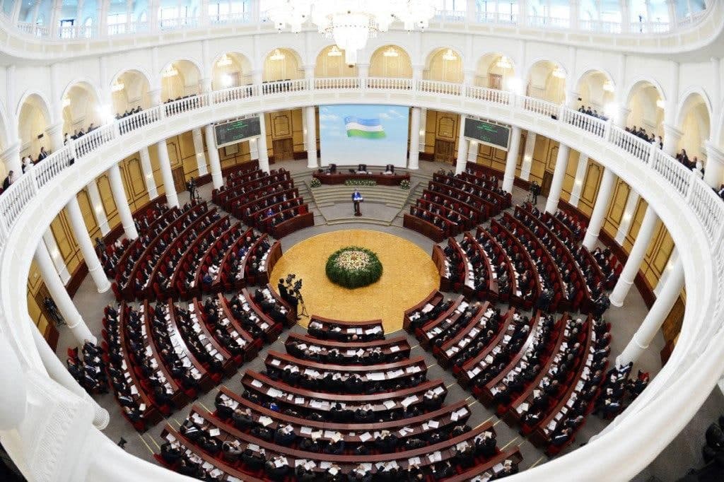 Президент фармонини бажармаган Қонунчилик палатаси масъуллари огоҳлантирилди