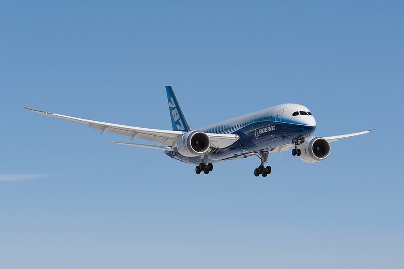 Афғонистондан Польша фуқароларини эвакуация қилаётган самолётлар Навоийга қўнмоқда