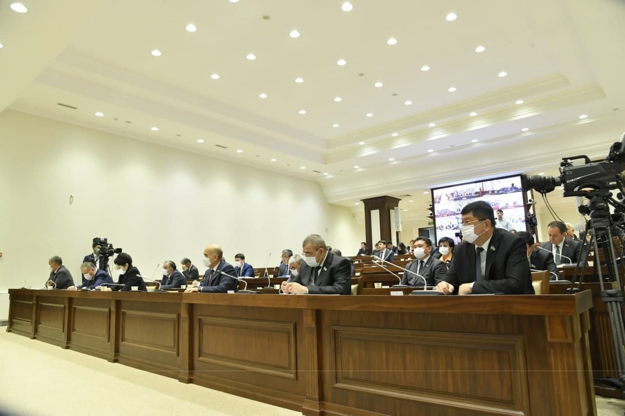 Сенаторлар 2022 йил учун Давлат бюджетини маъқуллади