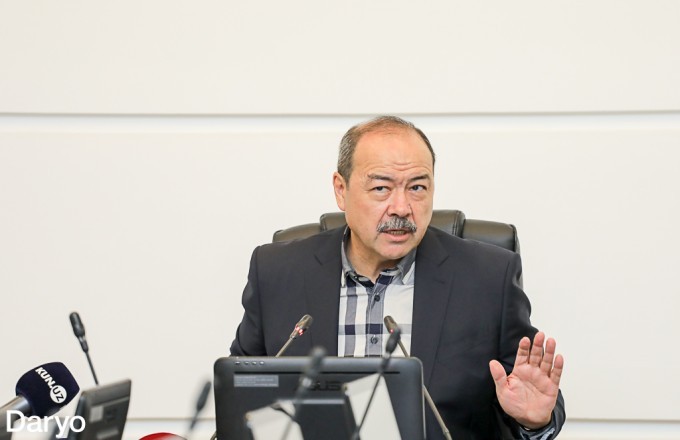 Абдулла Арипов: «Автомобиллар нархи ошишига қарши намойиш ўтказиш ҳақида хабар тарқатган йигит ҳозир йиғлаб ўтирибди, ҳазиллашгандим деб»