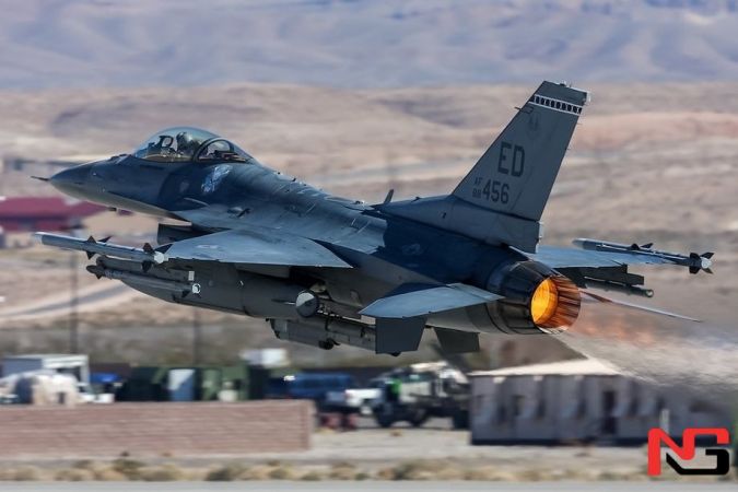 АҚШ Эроннинг Суриядаги объектларига зарба берди