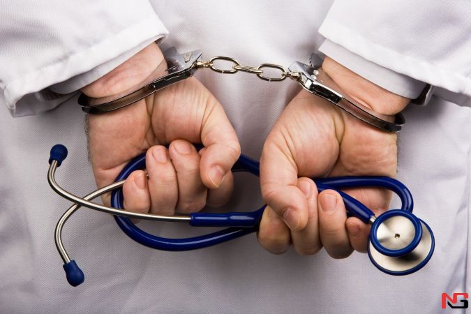 "1xbet" ўйинларига берилиб кетган шифокор жиноятга қўл урди