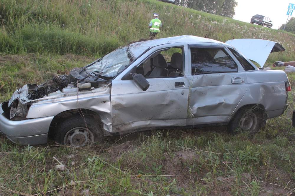 Бошқарувни йўқотган Nexia ағдарилиб кетди.