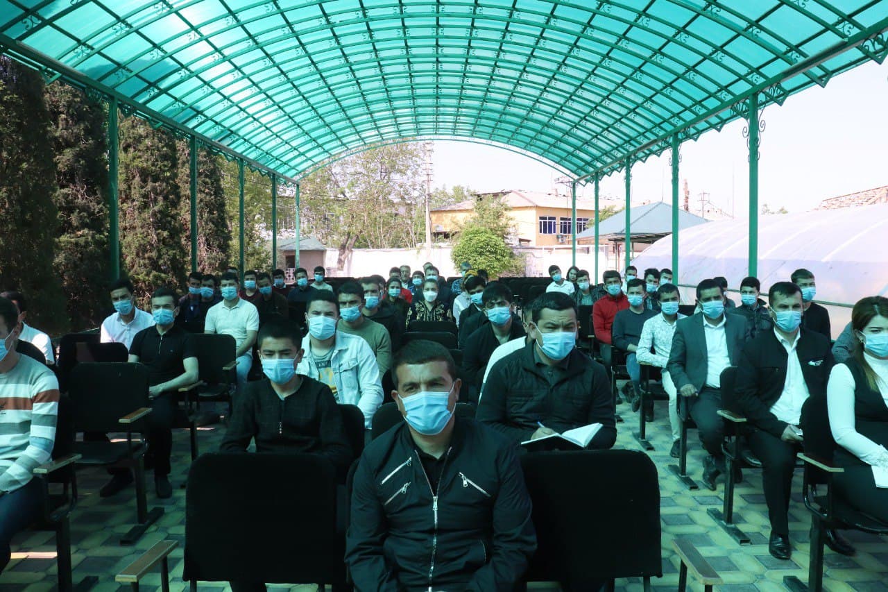 Наманган вилоят прокурори Ж.Ж.Хатамов иштирокида “Прокурор ва ёшлар” учрашуви бўлиб ўтди.