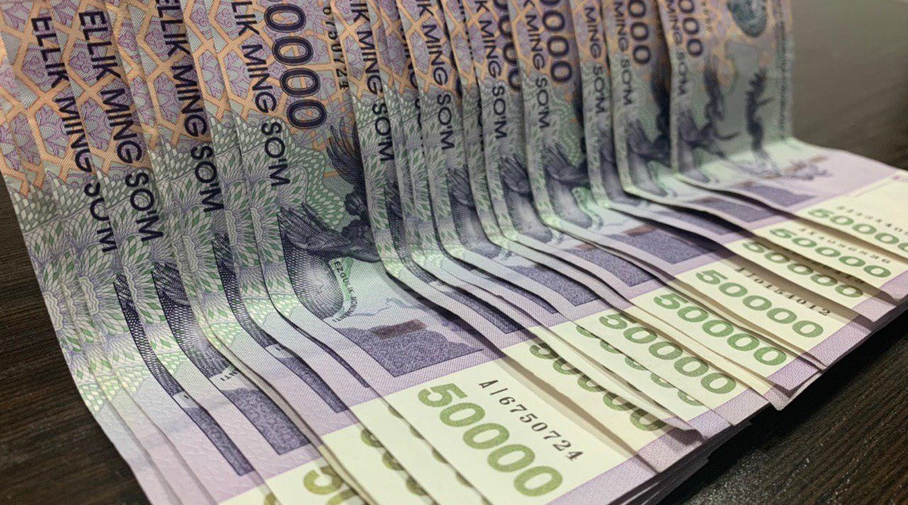 Аҳолининг айрим тоифаларига 800 минг сўмдан пул тарқатилади