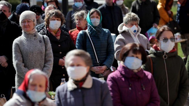 Европада тиббий ниқоб тақмаганларга катта жарима солинмоқда