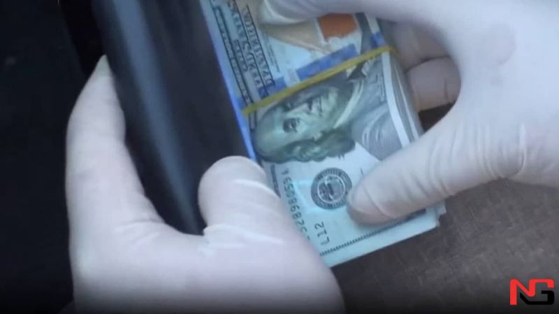 Прокуратура терговчиси 20 минг АҚШ доллар пора олаётган вақтида қўлга тушди