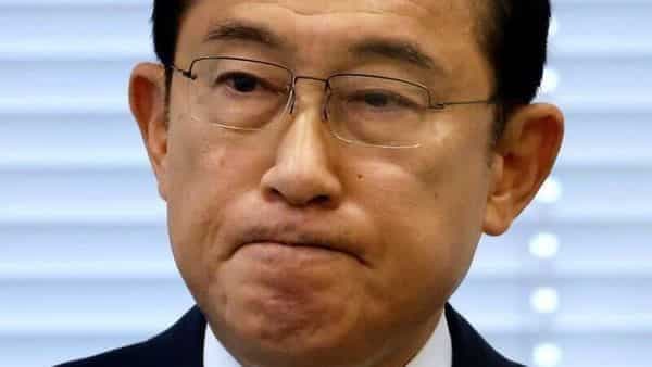 Япониянинг янги Бош вазири Ким Чен Ин билан шахсан учрашмоқчи