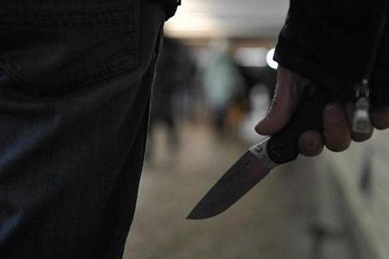 Навоийда ИИБ ходими пичоқланди