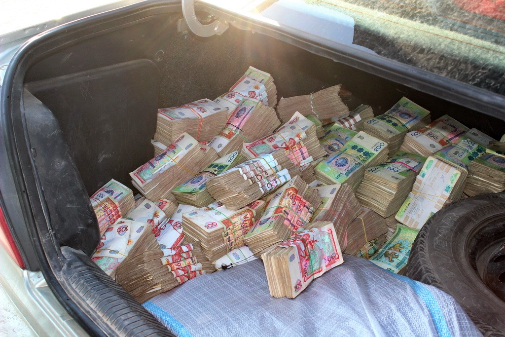 Россияга қарши санкциялар зарари ўзбек сўмига юкланяптими? Марказий банк изоҳ берди