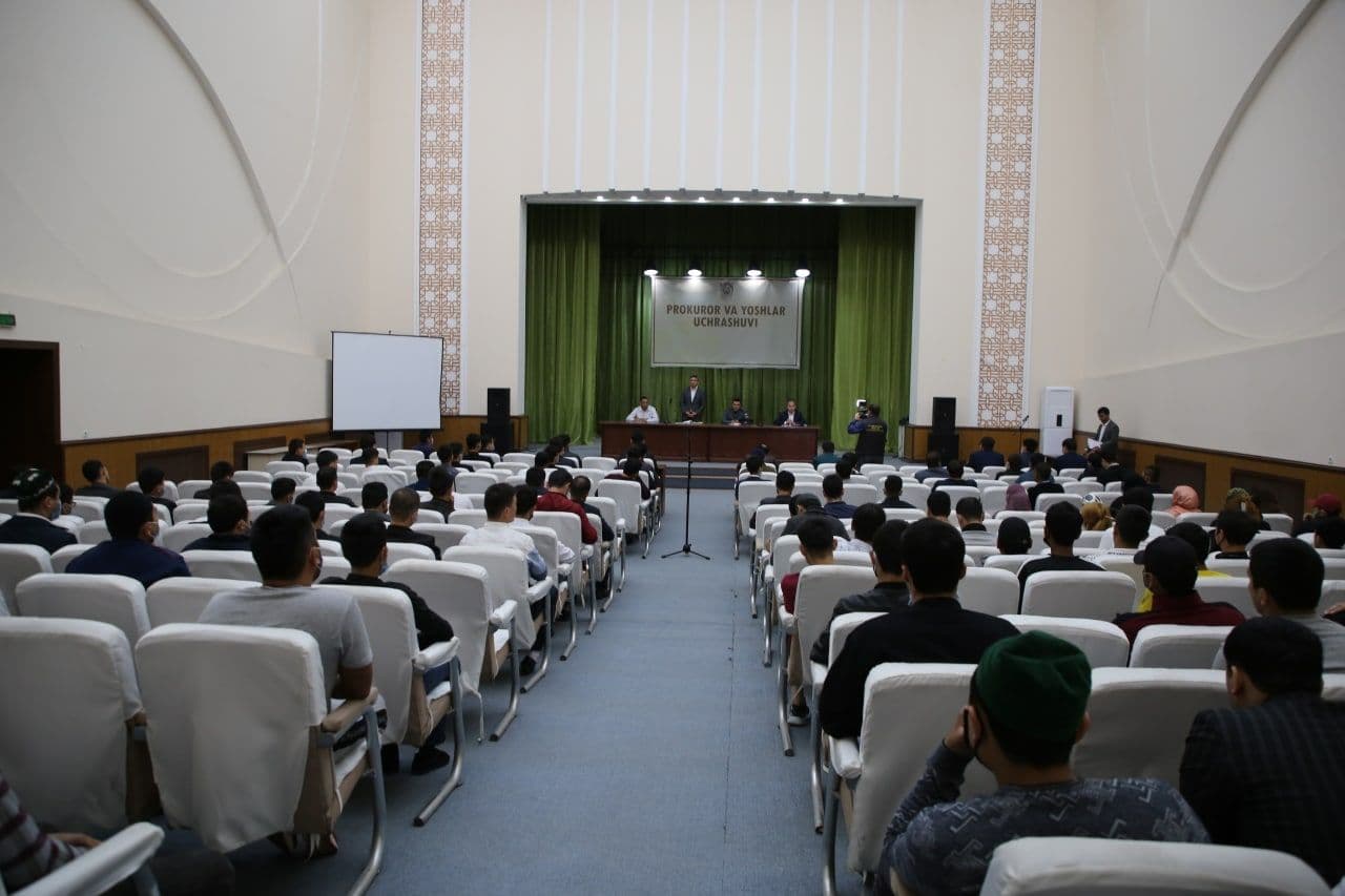 Наманганда “Прокурор ва ёшлар” учрашуви ўтказилди