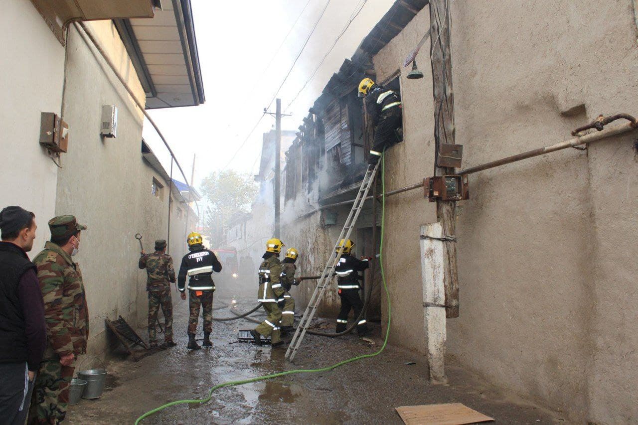 Наманганда ҳонадонларнинг бирида ёнғин чиқди