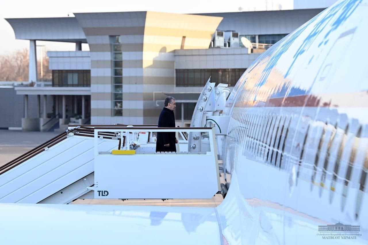 Шавкат Мирзиёев Россияга жўнаб кетди