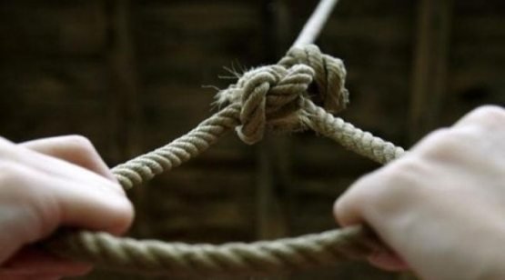 Қашқадарёда ИИВ ходимини "севгилиси" билан ушлаб олганларнинг "шантаж"и сабаб қиз ўзини осди