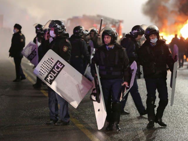 Тўқаев намойишчиларни огоҳлантирмасдан отишга буйруқ берди