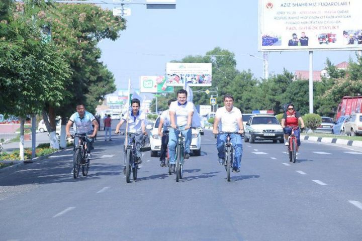 Наманганда "Ёшлар марафони": Ҳоким велосипедда!