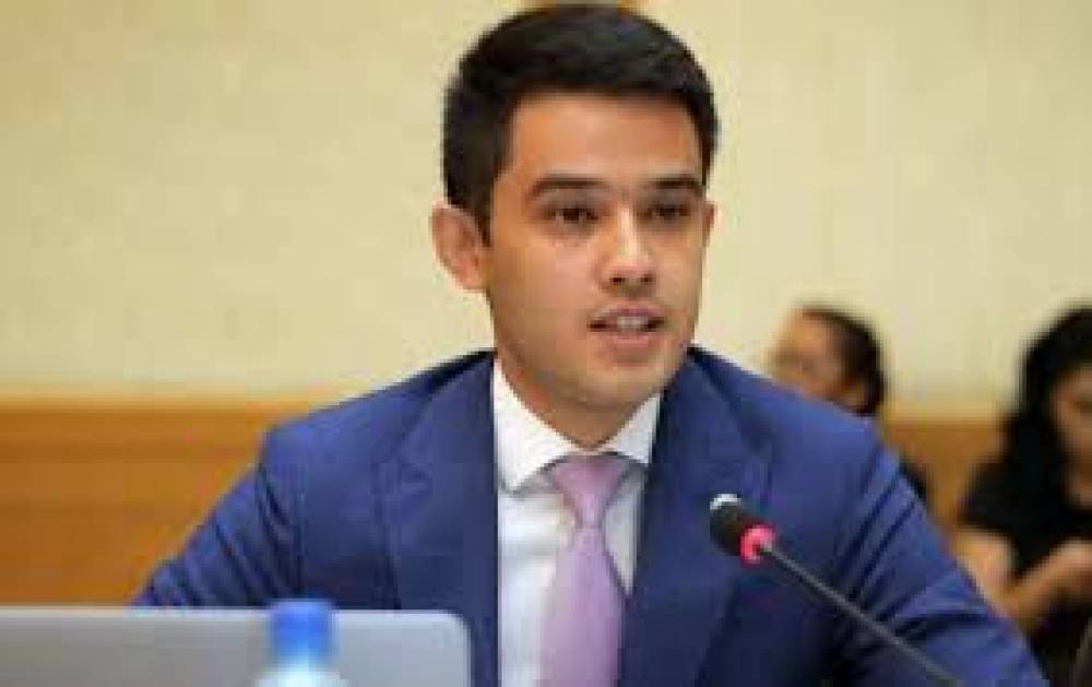 Prezident ishga olgan talaba lavozimini tark etishga qaror qildi