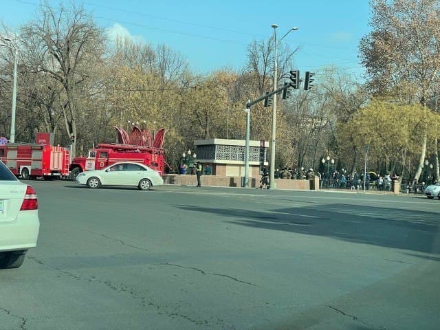 Метронинг &ldquo;Космонавтлар&rdquo; бекатида ёнғин содир бўлгани айтилмоқда