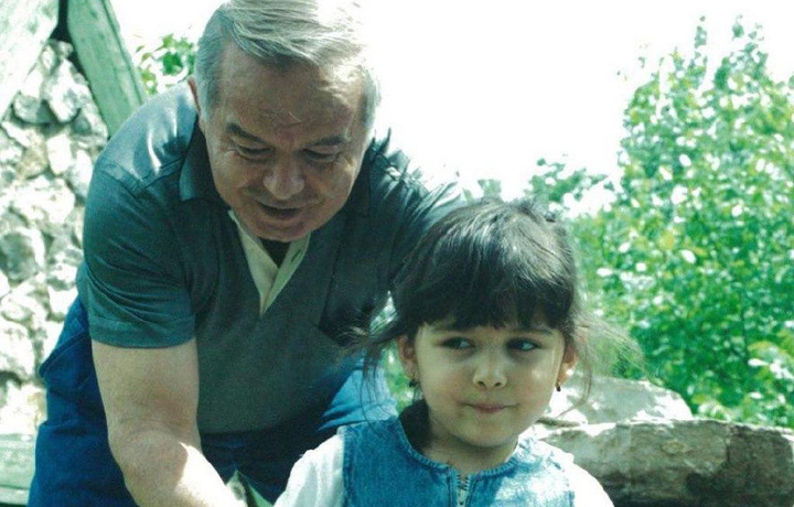 «Бир куни оёғини синдириб, уйга бир оёқда сакраб келган». Лола Каримова-Тиллаева отасини хотирлади