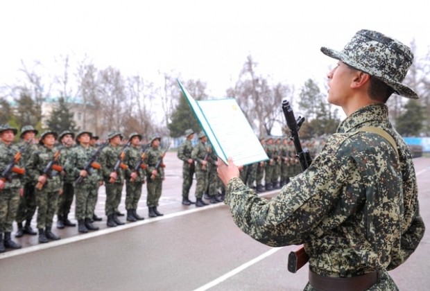 Ўзбекистонда &laquo;Ҳарбий қасамёд&raquo; ўрнига &laquo;Ватанга қасамёд&raquo; жорий қилинади