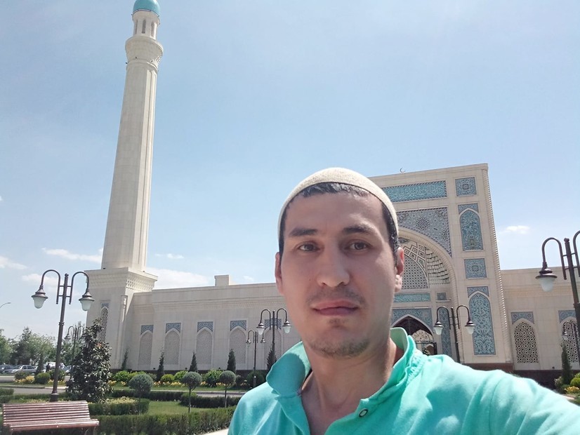 Асакалик блогер бир кунда 3 та модда билан жавобгарликка тортилди