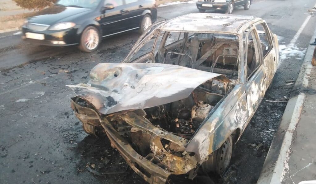 Наманган шаҳрида «Nexia 2» ёниб кетди