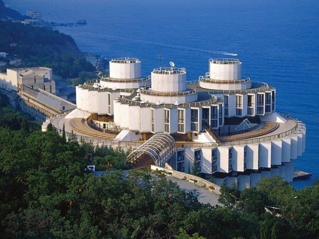 &ldquo;Пулинг бўлса халтада&rdquo;. Фарғонадаги ҳокимлар дам олади Ялтада