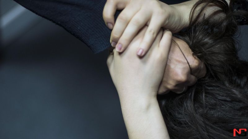 Наманганда аёл собиқ турмуш ўртоғи ва унинг бир гуруҳ қариндошлари томонидан ўласи қилиб калтакланди