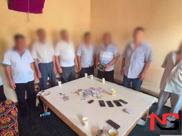 Андижонда ўз уйида қимор ташкил этган шахс ушланди