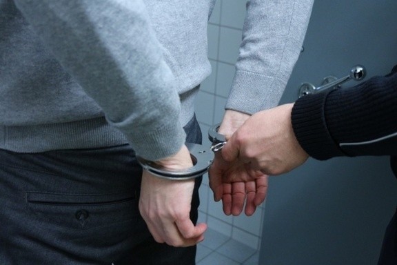 Хоразмда сохта ДХХ ходими ушланди