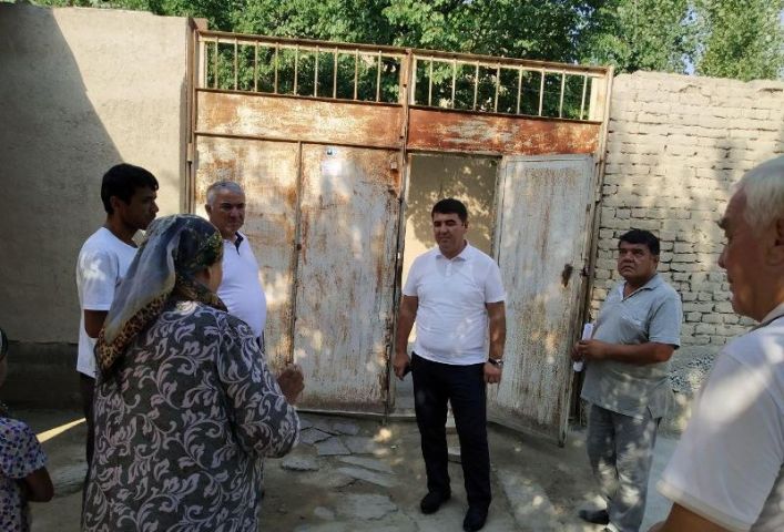 Ҳоким блоггер мурожаатига "реакция" қилди: Отасиз оилага уй қуриб берилади