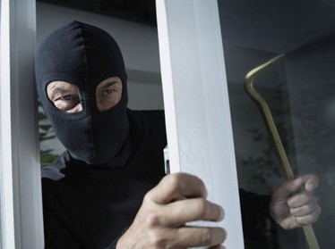 Намангандаги дўконни тунаб кетган йигит қўлга тушди