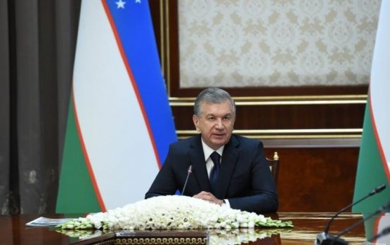 Шавкат Мирзиёев мактаблар аҳволи ва ўқитувчилар малакасини танқид қилди