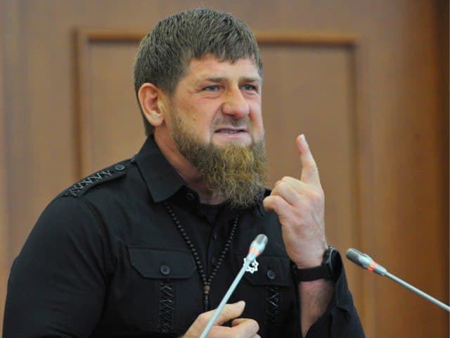 “Ҳамма нарсага кўз юминг”. Қодиров Путиндан урушни 2 кунда тугатиш учун рухсат сўради