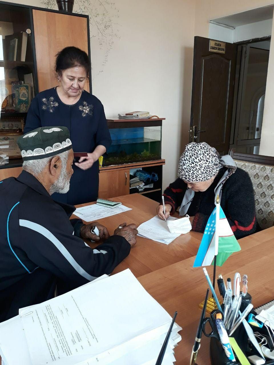 80 ёшни қаршилаган отахон 77 ёшли турмуш ўртоғи билан энди “загс”дан ўтди