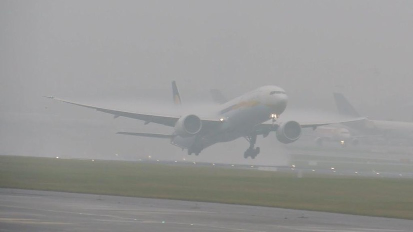 Туман сабабли Наманган аэропорти ёпилди, Жидда-Тошкент рейси Бухорога қўнди
