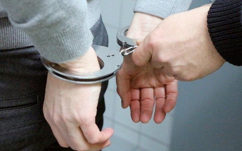 Россияга жўнатаман деб, 700 кишини алдаган компания директори ҳибсга олинди