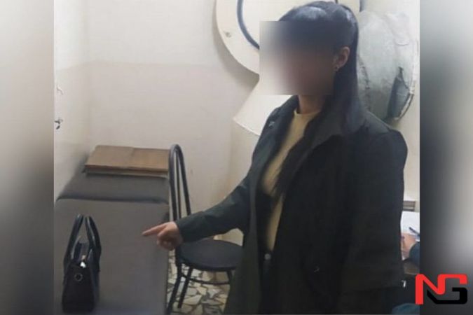 Метродаги текширув вақтида сумкасида бомба борлигини айтган қиз 5 суткага қамалди