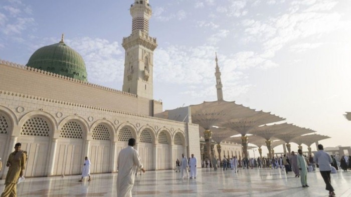 Ўзбекистонлик зиёратчи аёлларга равзага кириш чеклови ўрнатилгани ростми?